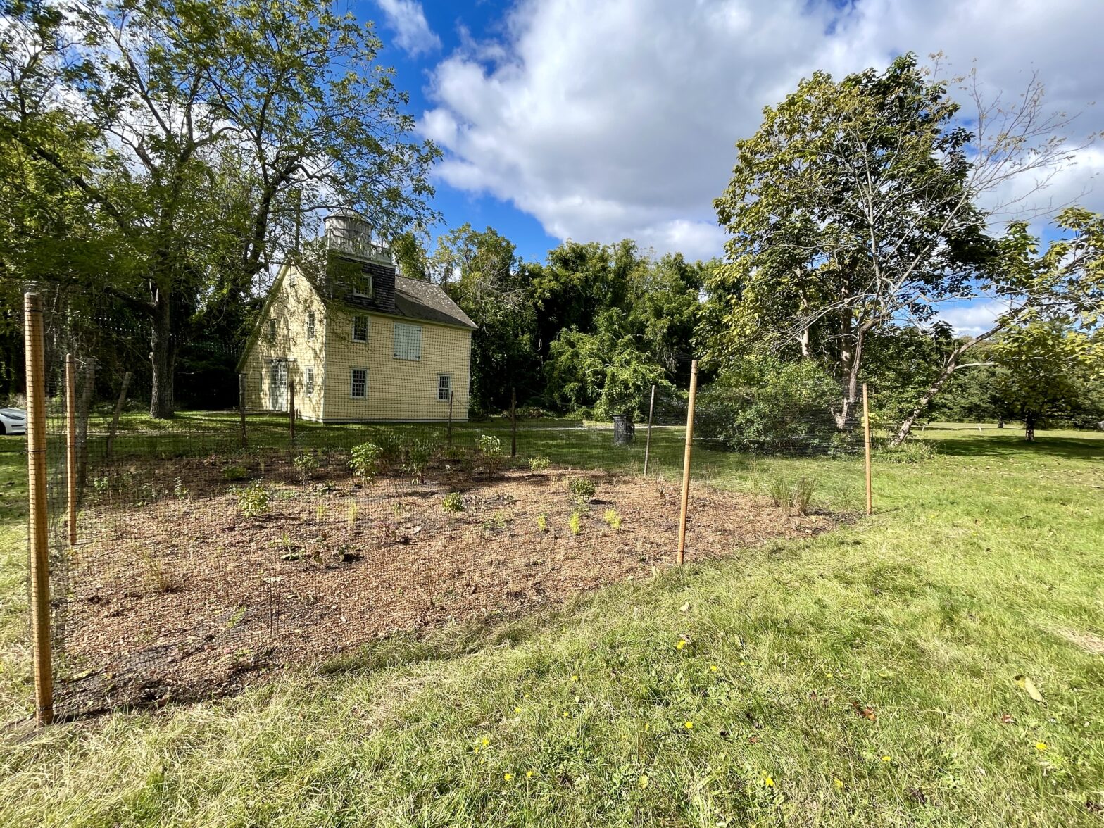 Volunteers Get To Work at “The Roosevelt Estate”